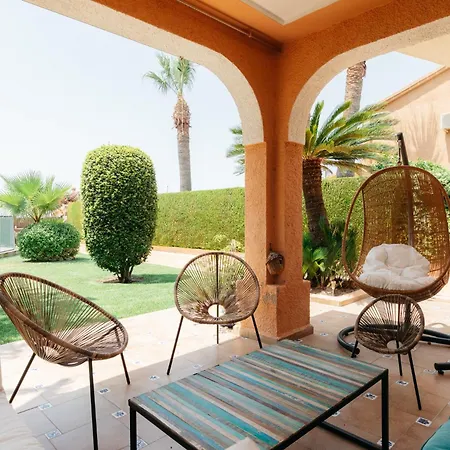Piscina & Espacio & Confort Entre Playa Y Montana Holiday home *