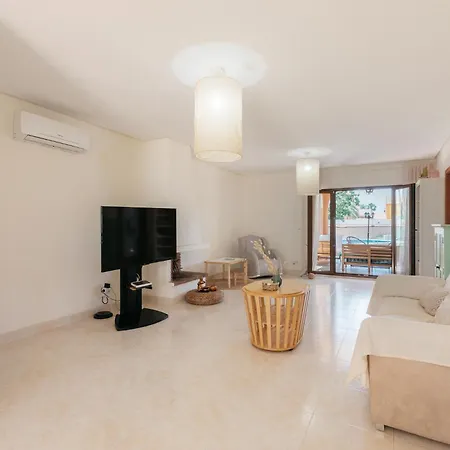 Piscina & Espacio & Confort Entre Playa Y Montana Holiday home *